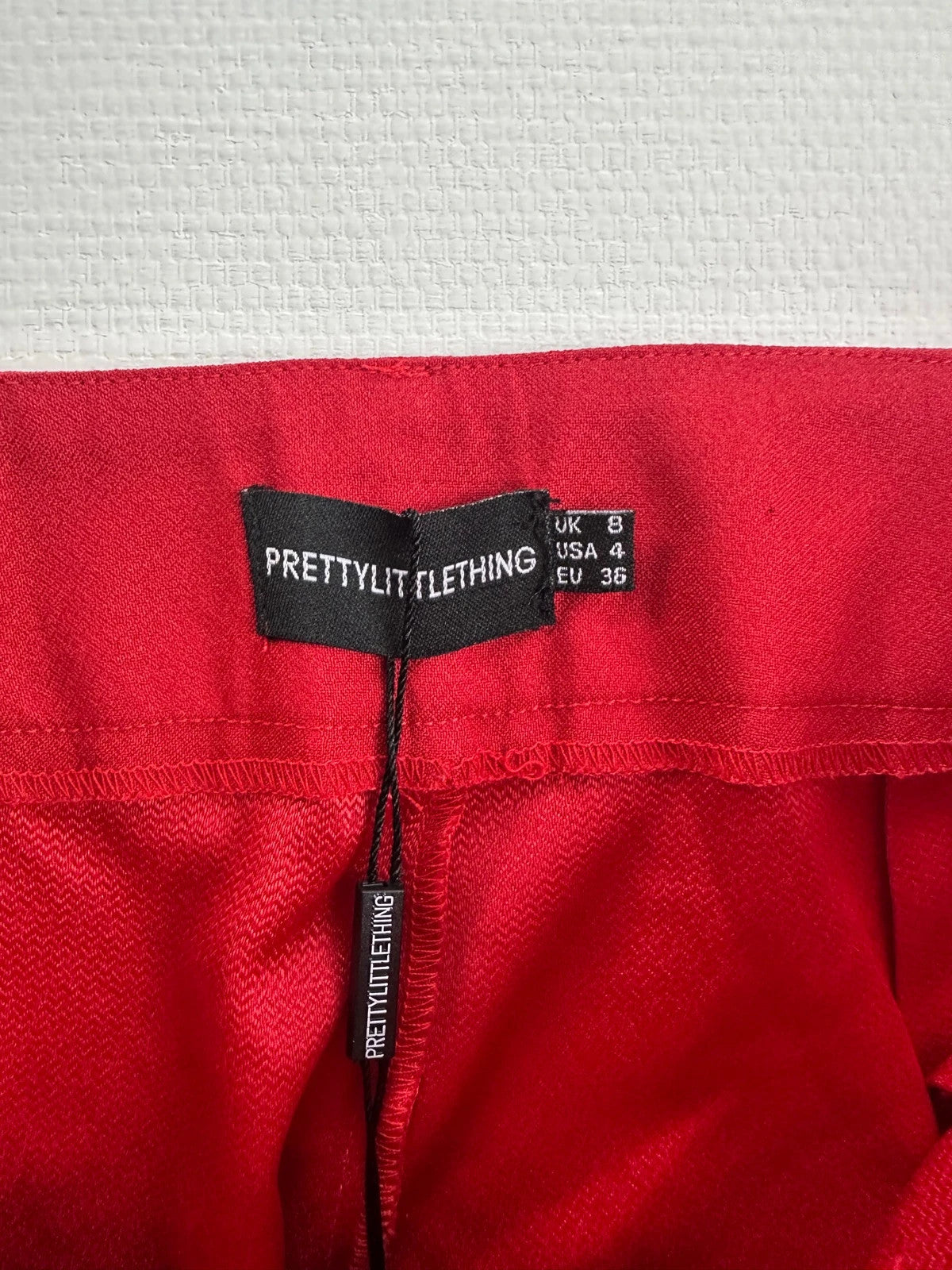 PrettyLittleThing Kelnės su diržu, S Spley