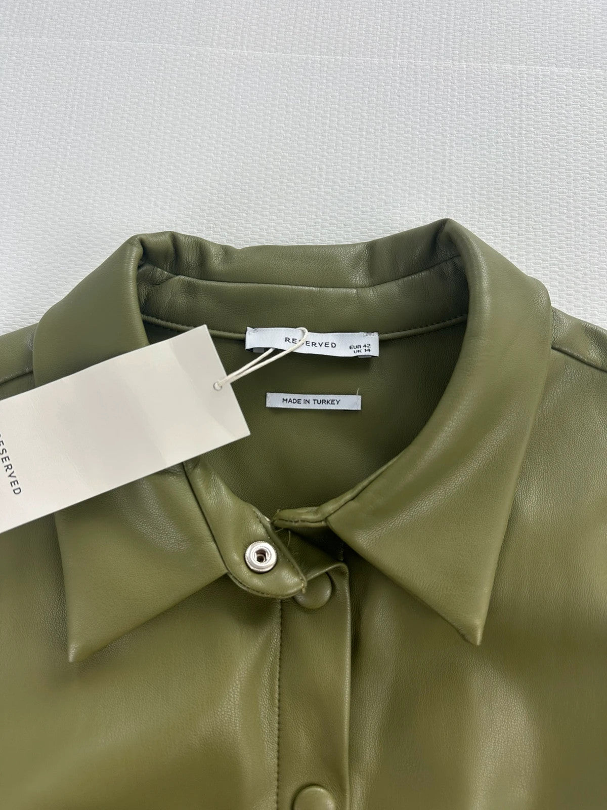 Reserved Netikros Odos Moteriškas Švarkelis, XL - Spley